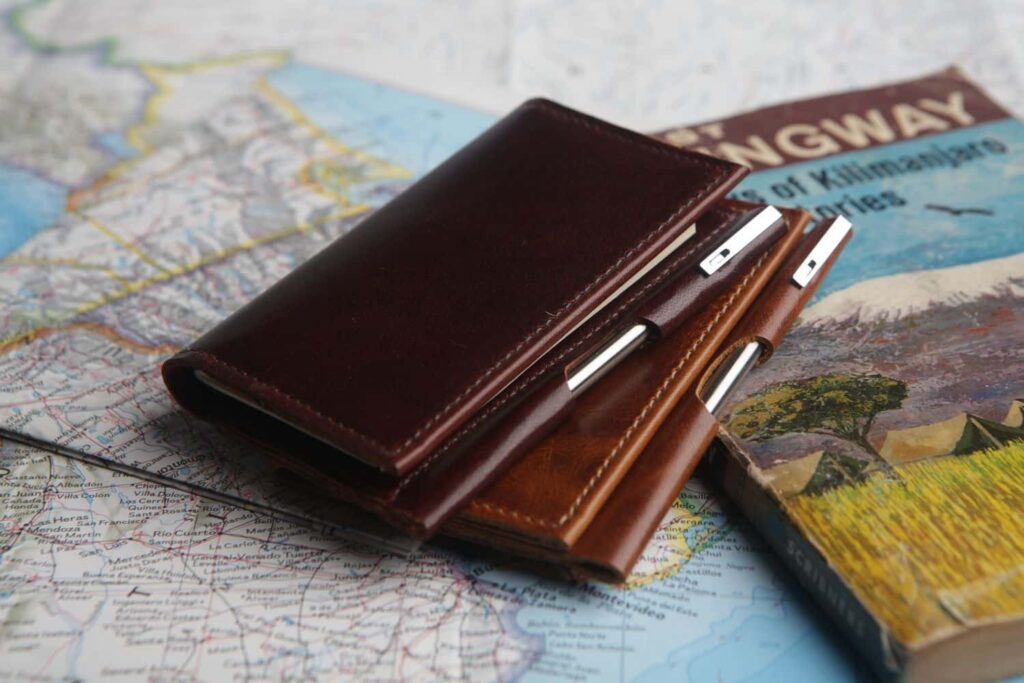 How to Buy the Perfect Wallet for Him or Her How to Buy the Perfect Wallet for Him or Her