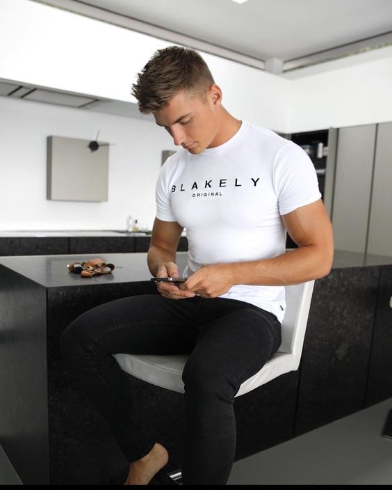 How Can Men Style Their White T-shirts