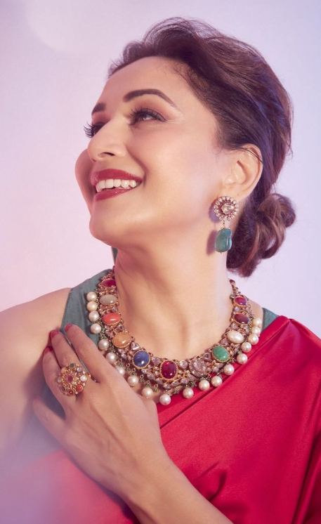 6. Navratna Jewellery types of jewellery - Navratna JewelleryÂ