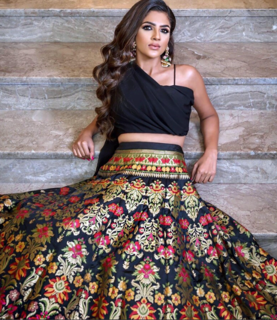 5. The Bomb Combo: Crop Top with Heavy Skirt 5. The Bomb Combo: Crop Top with Heavy Skirt