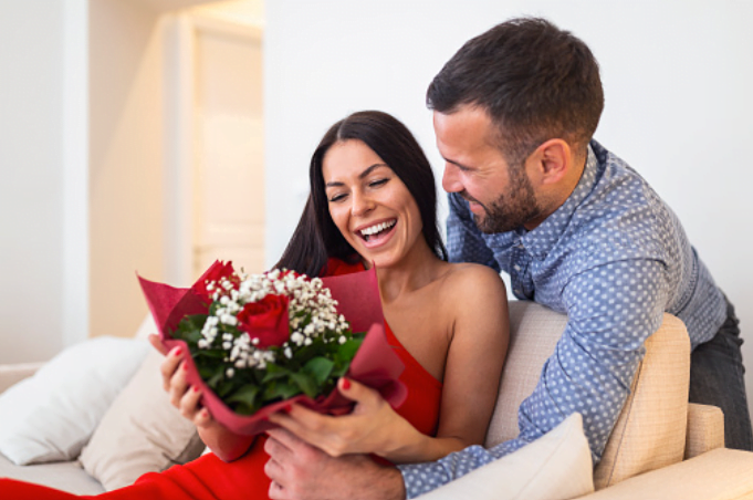 Express Your Love For Her in 2023 With The Best Valentine's Gifts Express Your Love For Her in 2023 With The Best Valentine's Gifts
