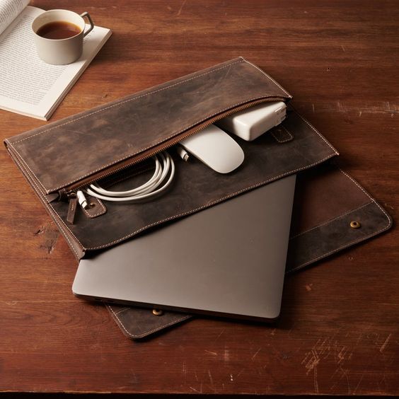 14. Laptop Case 14. Laptop Case