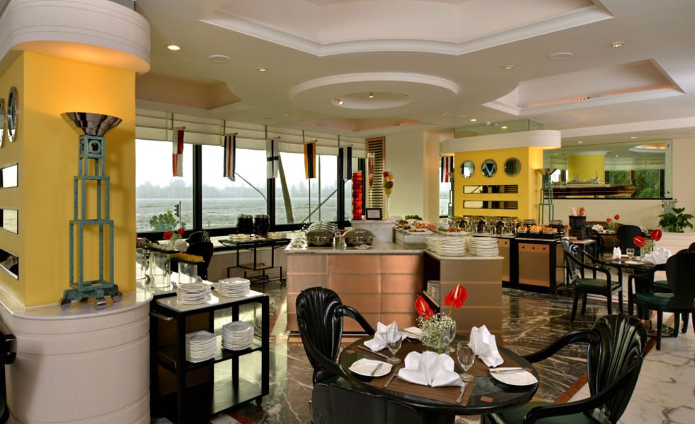 3. The Bayview Restaurant - Marine Plaza 3. The Bayview Restaurant - Marine Plaza - Romantic Restaurants in Mumbai