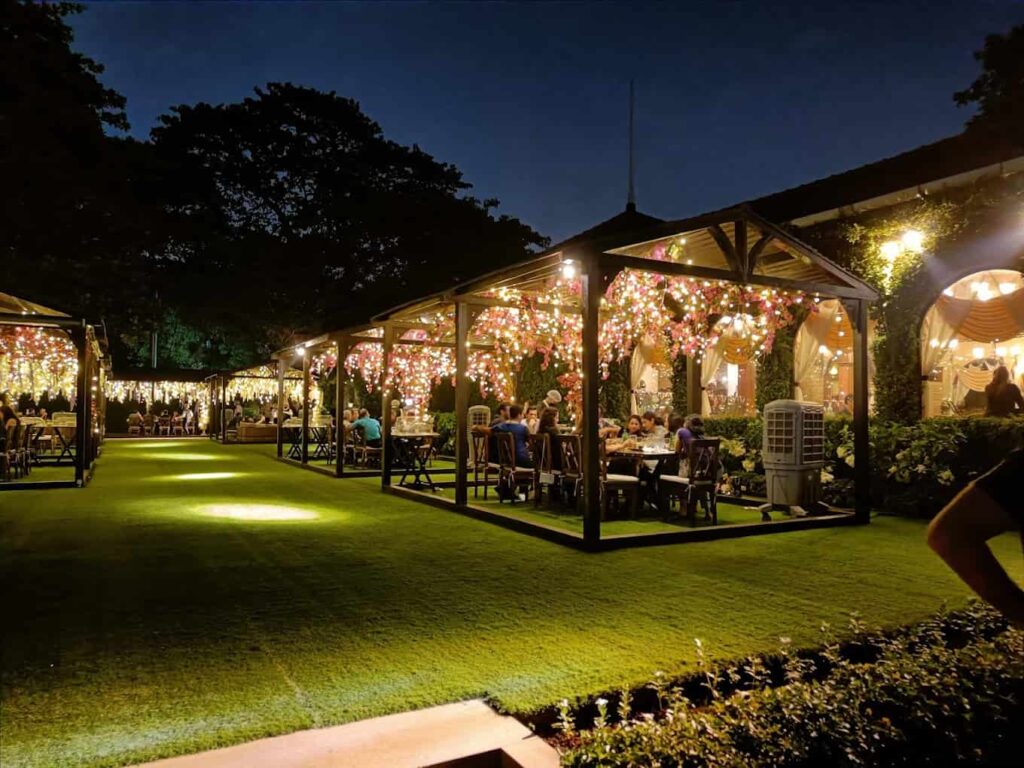 4. Gallops, Mahalakshmi 4. Gallops, Mahalakshmi - Romantic Restaurants in Mumbai