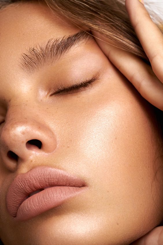 3. Smooths skin 3. Smooths skin