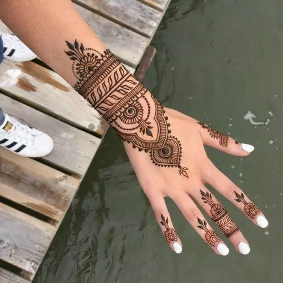 20. Bracelet Ring Ceremony Mehndi Designs for Engagement Bride