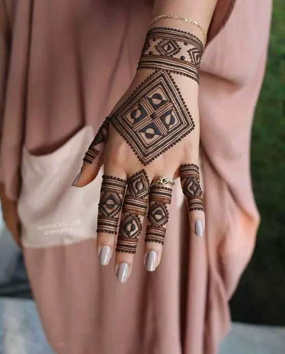 11. Geometric Ring Ceremony Mehndi Designs for Engagement Bride