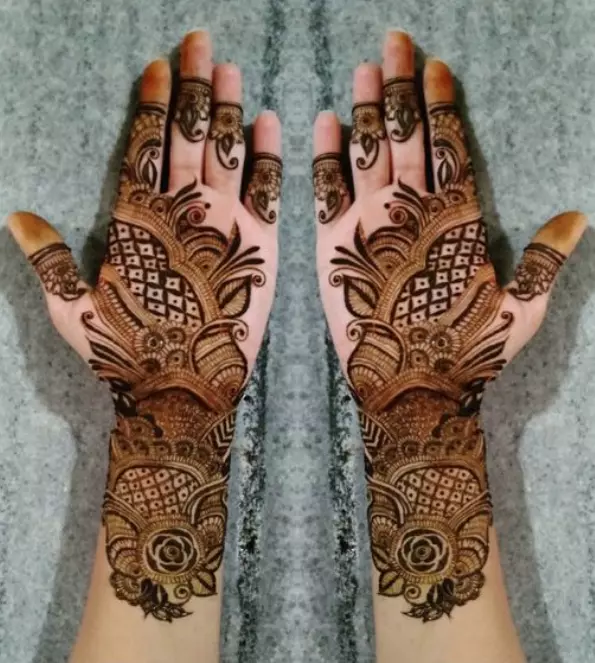 30. Indo-Arabic Ring Ceremony Mehndi Designs for Engagement Bride