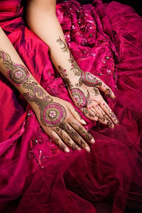 Mehndi Designs for Brides with Embellishments 1 Mehndi Designs for Brides with Embellishments 1