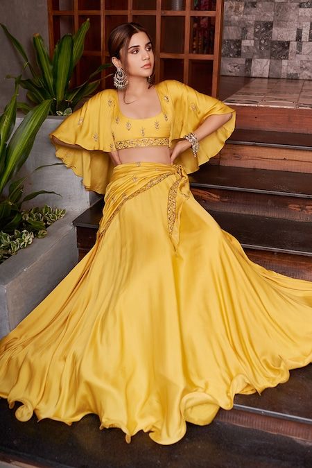 11. Long Skirt and Crop Top 11. Long Skirt and Crop Top - Haldi Outfit Ideas