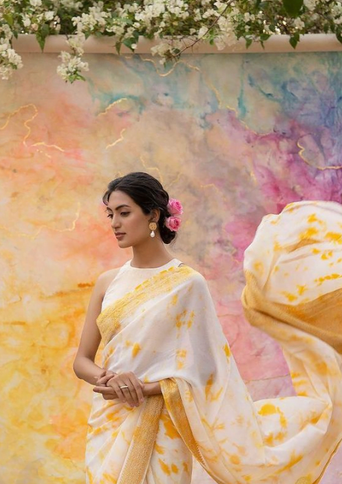 18. Tie And Dye Saree 18. Tie And Dye Saree - Haldi Outfit Ideas