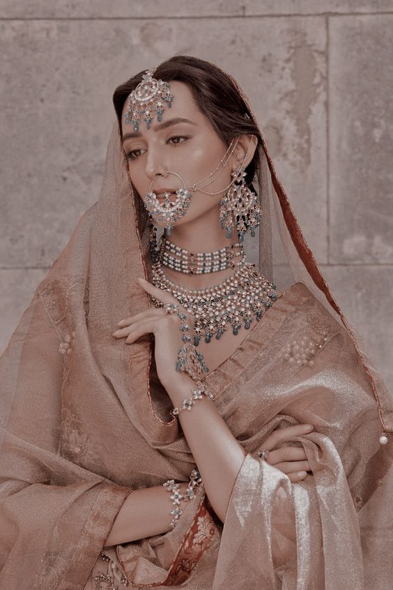 Different Styles Of Wearing Dupatta On Lehenga - Dupatta ideas for lehenga
