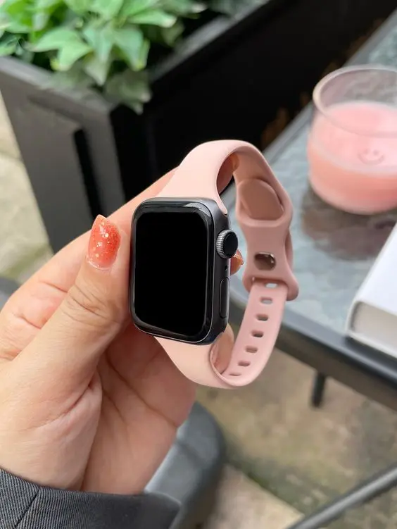 Smart Watch - Women's Day Gift Ideas for Employees